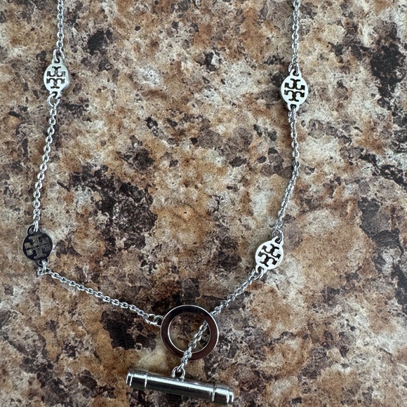 Tory Burch silver necklace - Picture 3 of 3